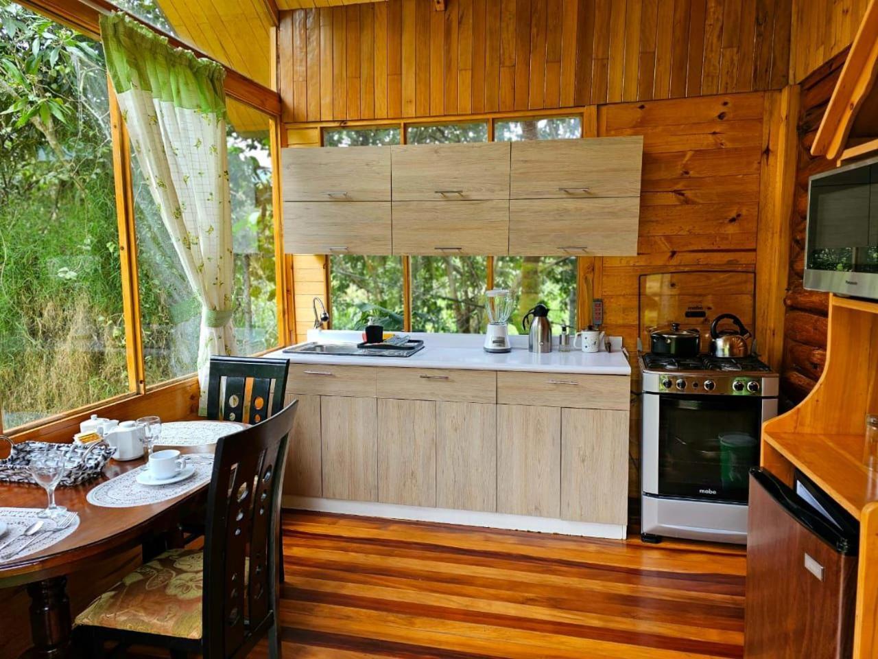 Hassinger Ranch Cabanas Oxapampa Extérieur photo